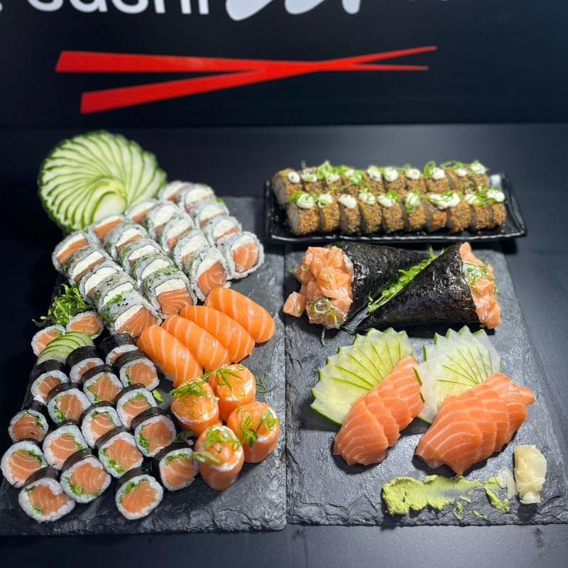 COMBO PREMIUM SALMÃO + TEMAKI — 78 peças